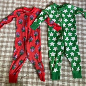 Rare Hanna Andersson sleep & play in onesies bundle. (6-12 months)